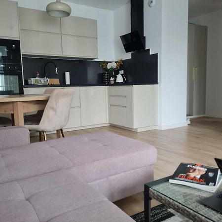 Airport Apartment Warszawa Exteriör bild